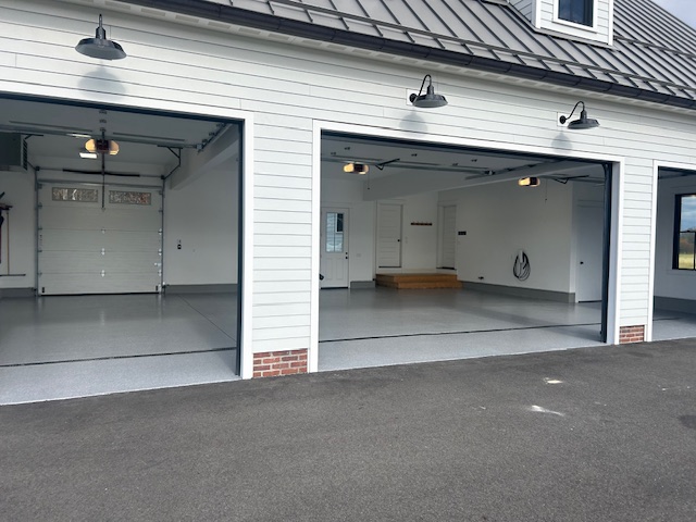 5 Reasons to Choose Polyaspartic for Your Garage Floor